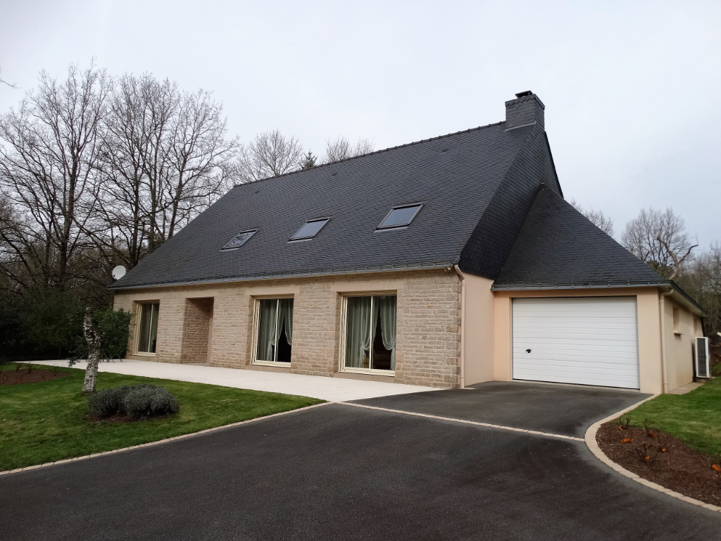 10 mn de LA ROCHE BERNARD , Maison 9 pièces de 261.50 m2 10 mn de LA ROCHE BERNARD , Maison 9 pièces de 261.50 m2