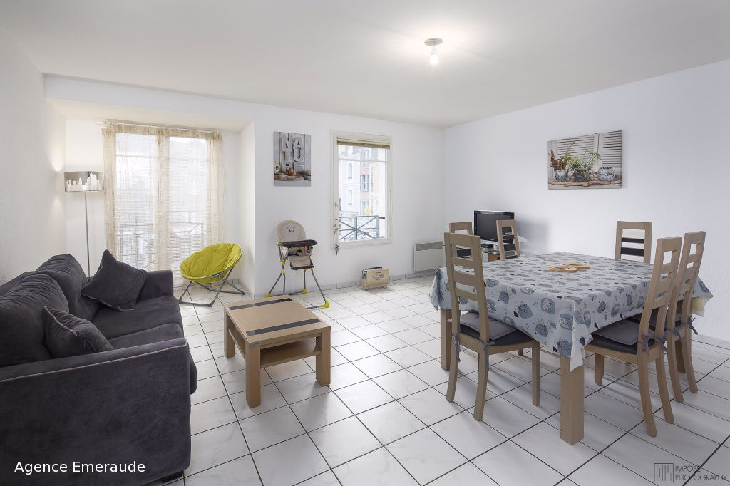 LOCATION SAISONNIERE Hyper centre de Dinard Appartement 3 pièces ascenseur parking balcon sud LOCATION SAISONNIERE Hyper centre de Dinard Appartement 3 pièces ascenseur parking balcon sud