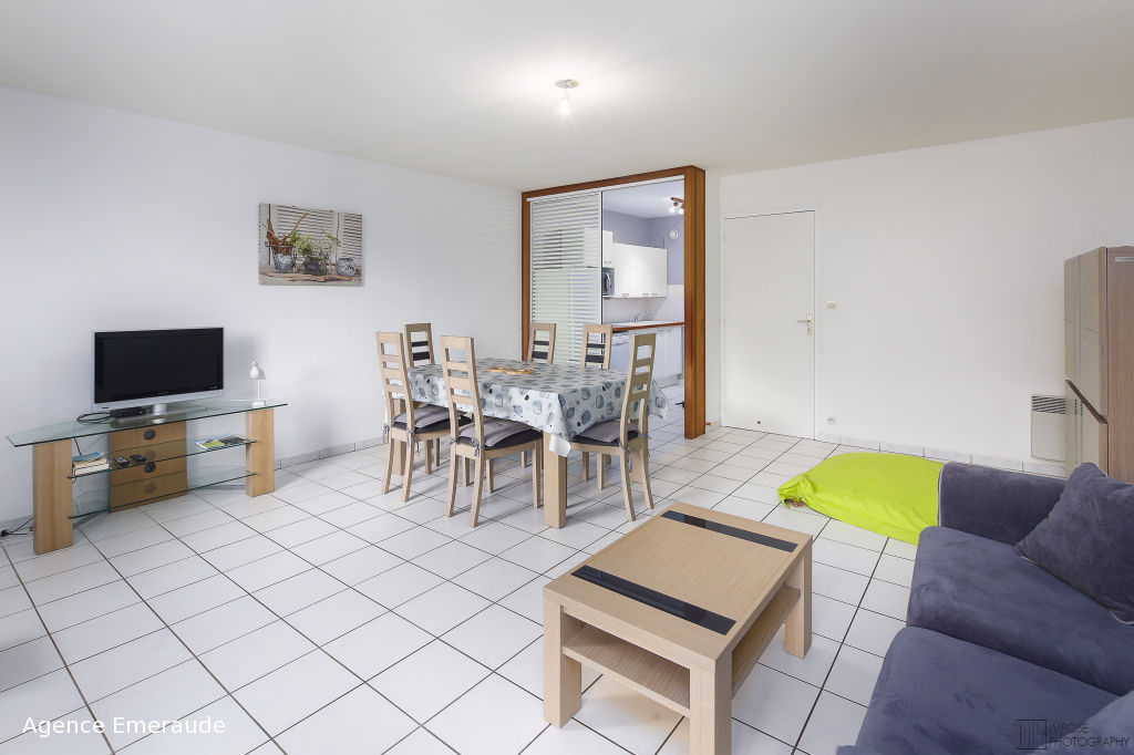LOCATION SAISONNIERE Hyper centre de Dinard Appartement 3 pièces ascenseur parking balcon sud LOCATION SAISONNIERE Hyper centre de Dinard Appartement 3 pièces ascenseur parking balcon sud