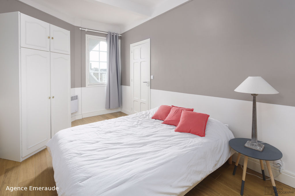 Appartement entièrement redécoré hyper Centre Dinard DUPLEX 3 chambre(s) 5 personnes Appartement entièrement redécoré hyper Centre Dinard DUPLEX 3 chambre(s) 5 personnes