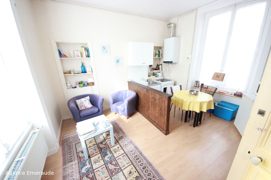 Appartement Dinard 6 pièce(s) 141 m2 à rénover Appartement Dinard 6 pièce(s) 141 m2 à rénover