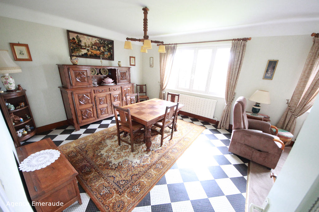 Maison Dinard 4 pièce(s) 70 m² terrain de 663 m² Maison Dinard 4 pièce(s) 70 m² terrain de 663 m²