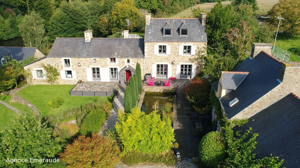 Maison Langrolay Sur Rance 11 pièce(s) 450 m2 3 maisons 2 étangs 1 piscine 4 garages 2.7 ha de terrain Maison Langrolay Sur Rance 11 pièce(s) 450 m2 3 maisons 2 étangs 1 piscine 4 garages 2.7 ha de terrain