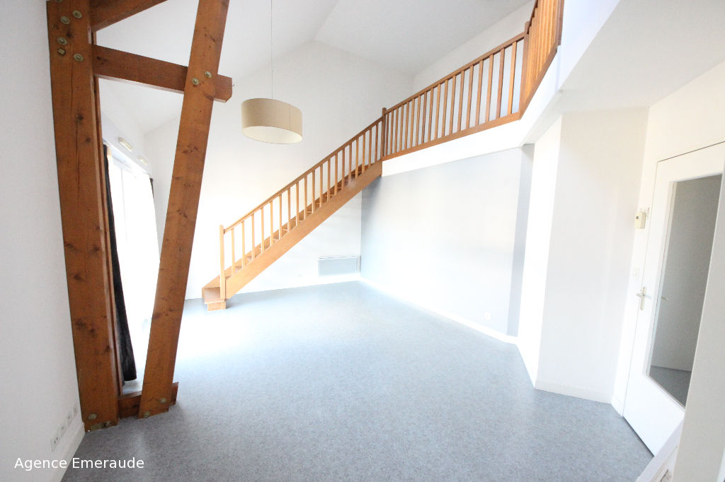 Appartement PLEURTUIT 3 pièces 74.97 m² centre bourg dernier étage Appartement PLEURTUIT 3 pièces 74.97 m² centre bourg dernier étage