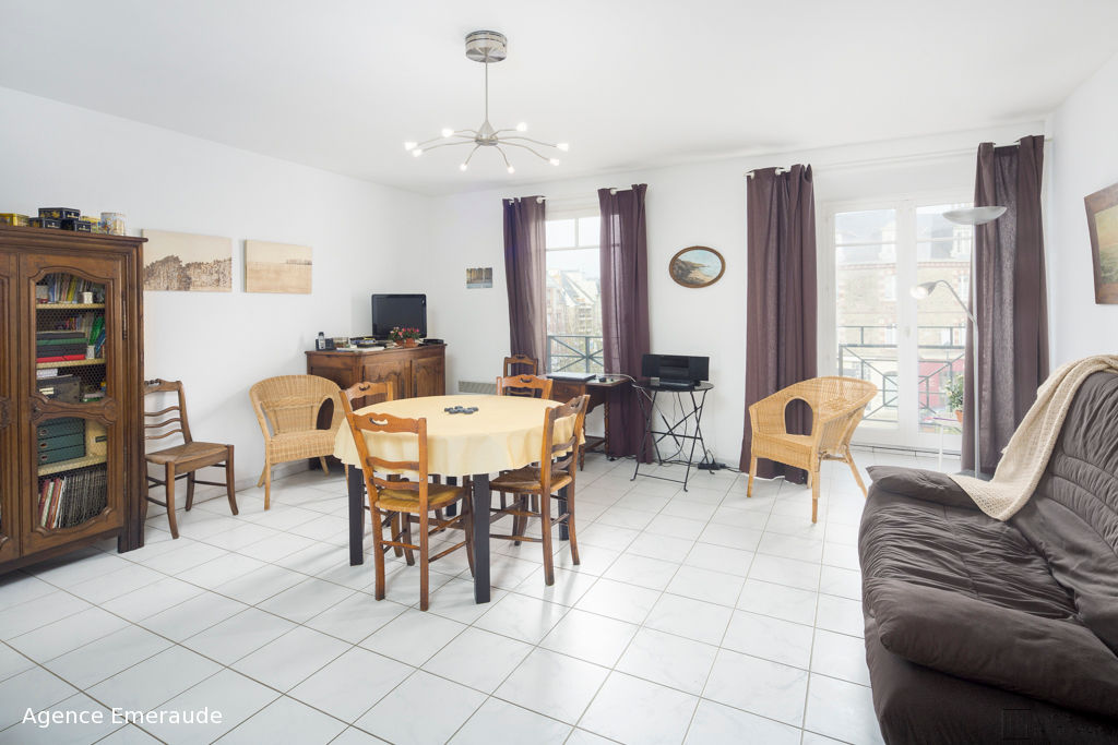 Appartement Dinard 2 pièce(s) 63.70 m2 place de la république Appartement Dinard 2 pièce(s) 63.70 m2 place de la république