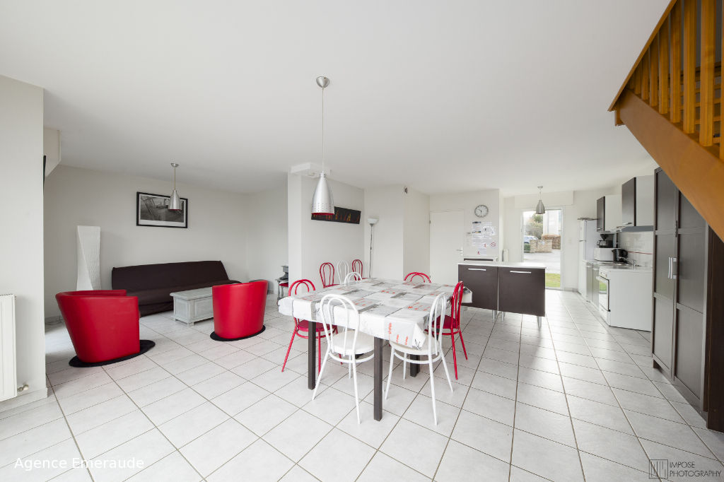 Maison DINARD 104m2 secteur calme, à proximité des commerces et plage Maison DINARD 104m2 secteur calme, à proximité des commerces et plage