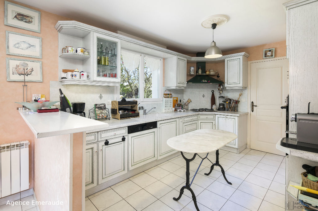 Maison Dinard 5 pièce(s) 109 m2 chambre au rez-de-chaussée Maison Dinard 5 pièce(s) 109 m2 chambre au rez-de-chaussée