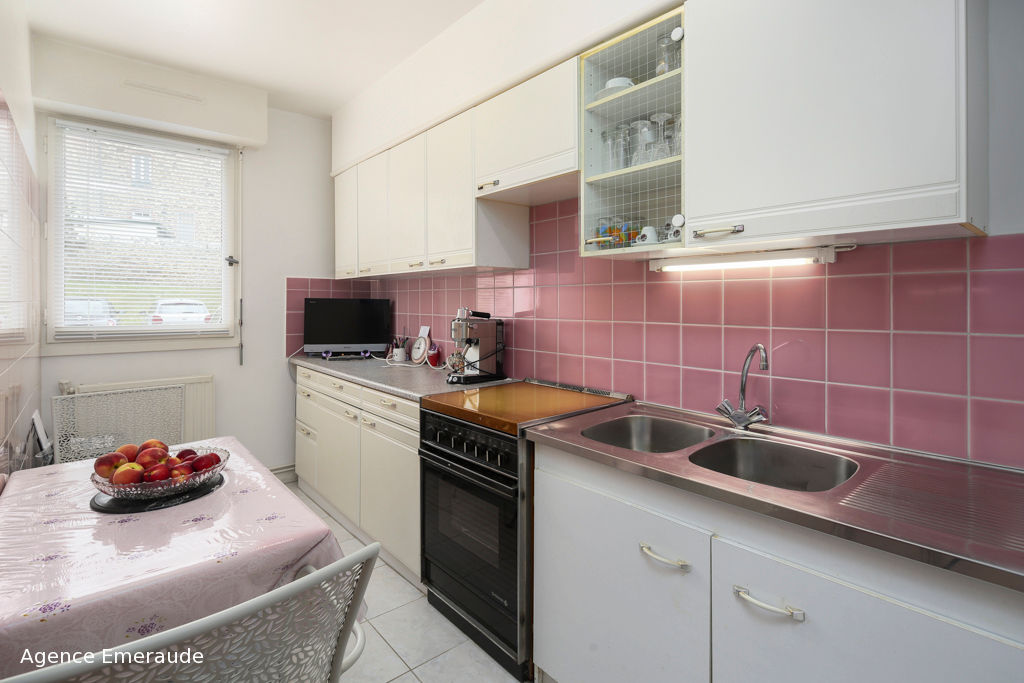 Appartement Dinard 3 pièce(s) 62.35 m2 hyper centre immeuble de standing terrasse garage Appartement Dinard 3 pièce(s) 62.35 m2 hyper centre immeuble de standing terrasse garage