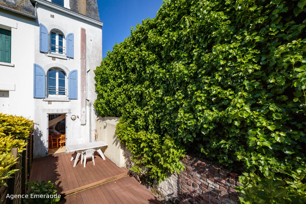 Maison Dinard 6 pièce(s) HYPER CENTRE 104 m2 grande terrasse exposée sud-est Maison Dinard 6 pièce(s) HYPER CENTRE 104 m2 grande terrasse exposée sud-est