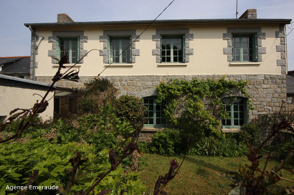 Maison Dinard Centre 4 pièce(s) 80 m² jardinet exposé sud Maison Dinard Centre 4 pièce(s) 80 m² jardinet exposé sud