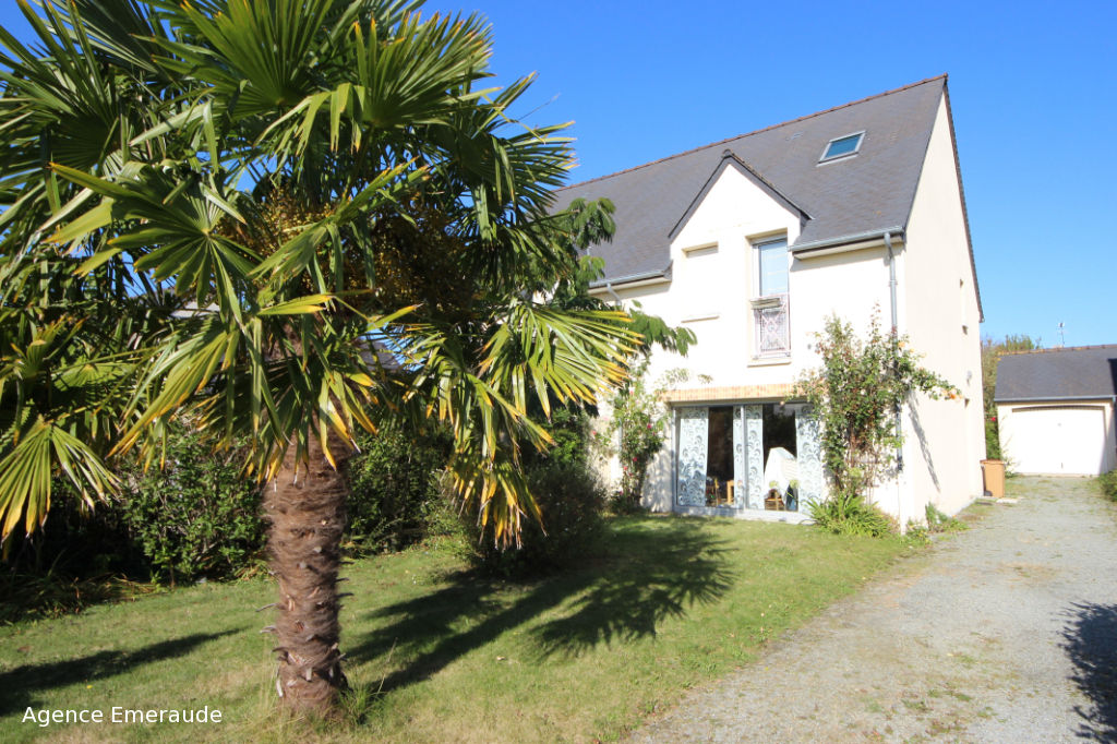 Maison Dinard 86 m² 3 chambres + 1 bureau jardin garage terrain 349 m² Maison Dinard 86 m² 3 chambres + 1 bureau jardin garage terrain 349 m²