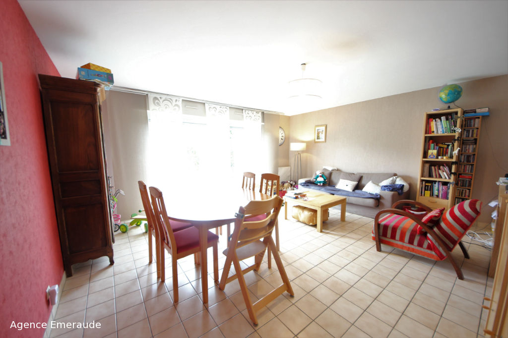 Maison Dinard 86 m² 3 chambres + 1 bureau jardin garage terrain 349 m² Maison Dinard 86 m² 3 chambres + 1 bureau jardin garage terrain 349 m²