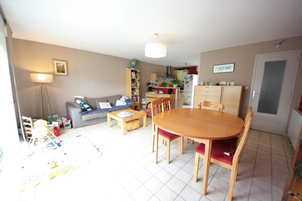 Maison Dinard 86 m² 3 chambres + 1 bureau jardin garage terrain 349 m² Maison Dinard 86 m² 3 chambres + 1 bureau jardin garage terrain 349 m²