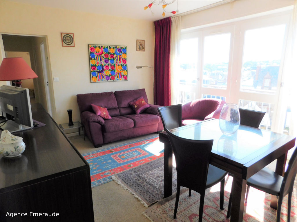 DINARD Appartement meublé de type 3 pièce(s) à louer de septembre à Juin avec garage DINARD Appartement meublé de type 3 pièce(s) à louer de septembre à Juin avec garage