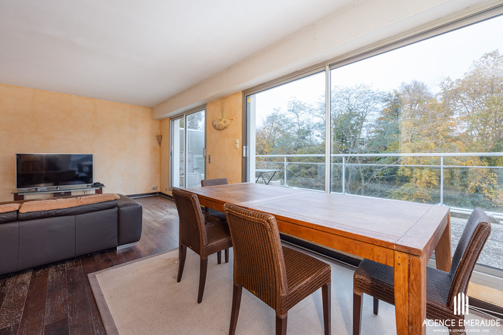 Appartement Dinard 4 pièce(s) 98.51 m² terrasse parking cave Appartement Dinard 4 pièce(s) 98.51 m² terrasse parking cave