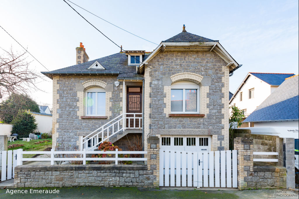 Location saisonnière Maison avec jardin centre Dinard pour 4 personnes Location saisonnière Maison avec jardin centre Dinard pour 4 personnes
