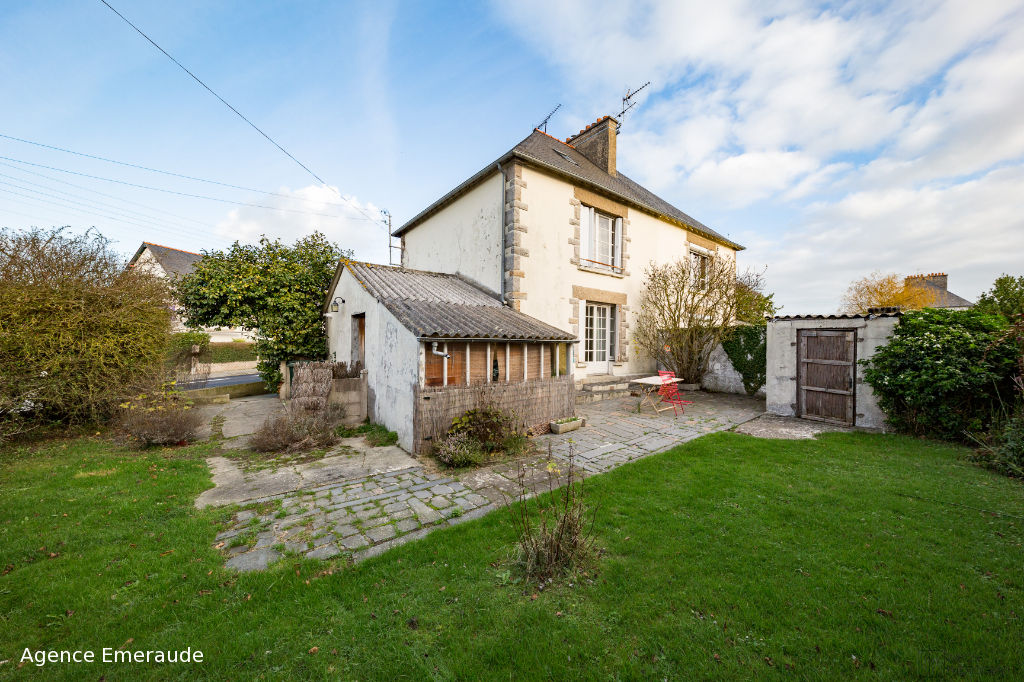 Maison Dinard 100 m² chambre au rez-de-chaussée terrain de 256 m² Maison Dinard 100 m² chambre au rez-de-chaussée terrain de 256 m²
