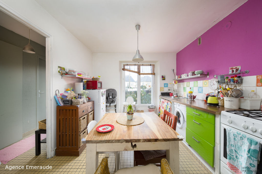 Maison Dinard 100 m² chambre au rez-de-chaussée terrain de 256 m² Maison Dinard 100 m² chambre au rez-de-chaussée terrain de 256 m²