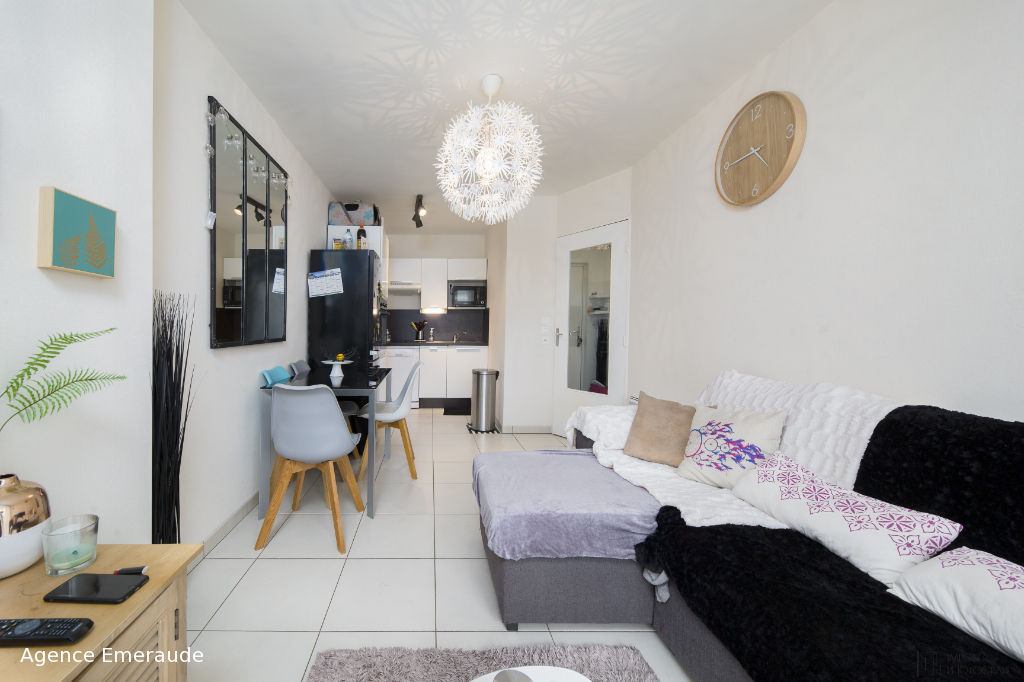 Appartement de type 2 pièce(s) à louer à l'année dans résidence récente Appartement de type 2 pièce(s) à louer à l'année dans résidence récente