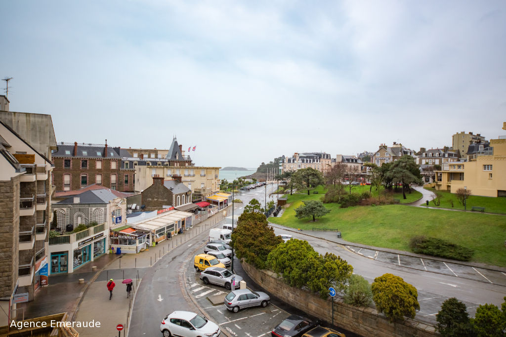 LOCATION SAISONNIERE Vue mer et plein centre DINARD-Appartement T3 Duplex LOCATION SAISONNIERE Vue mer et plein centre DINARD-Appartement T3 Duplex