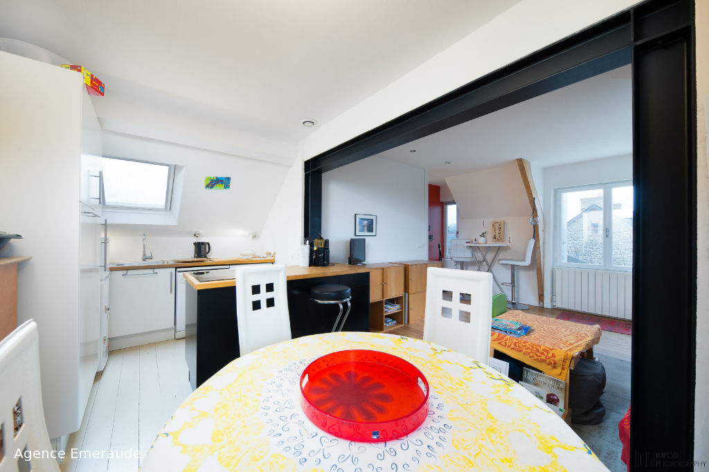 Appartement Dinard 2 pièce(s) 39.87 m² centre ville, la plage à pied, dernier étage jardin cellier Appartement Dinard 2 pièce(s) 39.87 m² centre ville, la plage à pied, dernier étage jardin cellier