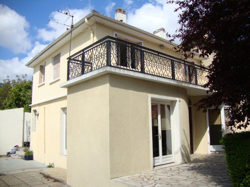 Maison  5 pi�ces avec 3 chambres sur 500m� de terrain � Argenteuil