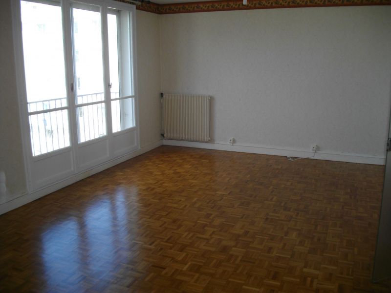 RIVE DROITE - T3 79 m2 AU DERNIER ETAGE