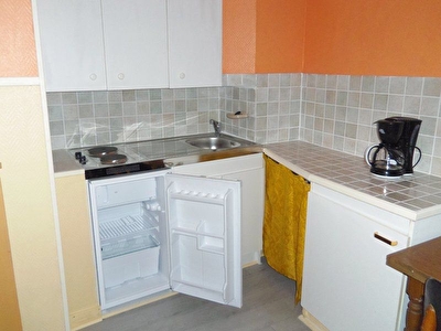 BREST - HAUT JAURES - STUDIO MEUBLE - 17m�