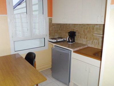 BREST - HAUT JAURES - STUDIO MEUBLE - 17m�