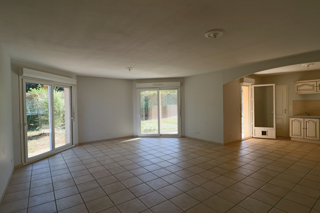 A Louer Maison Ceyzeriat 5 pièce(s) 104 m2 A Louer Maison Ceyzeriat 5 pièce(s) 104 m2