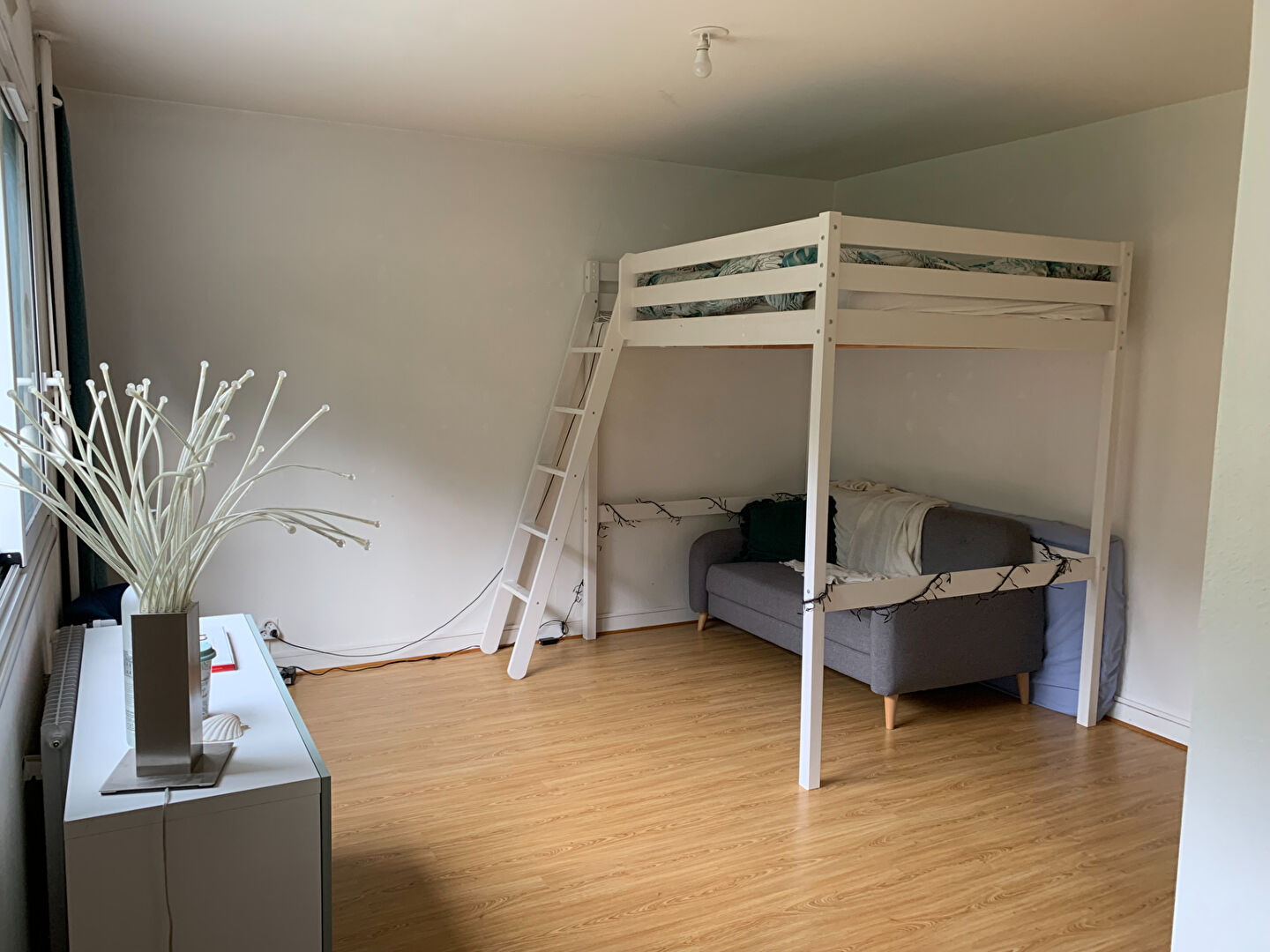 A LOUER LIMITE BOURG -PERONNAS STUDIO DE 35.30 m2 A LOUER LIMITE BOURG -PERONNAS STUDIO DE 35.30 m2