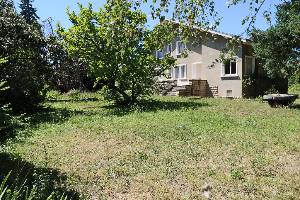 Maison BOURG EN BRESSE 210 m² habitable terrain 1400 m ² , 6 chambres, proche de la ville Maison BOURG EN BRESSE 210 m² habitable terrain 1400 m ² , 6 chambres, proche de la ville