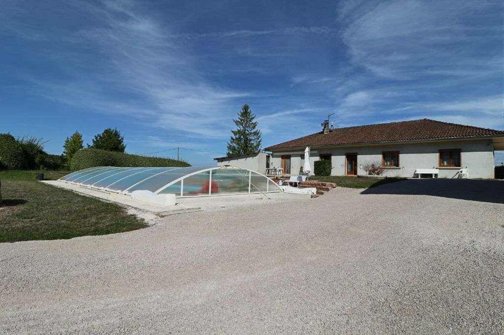 Maison plain pied quatre chambres au calme Maison plain pied quatre chambres au calme