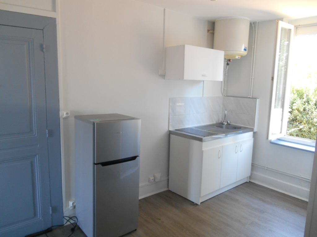 A louer proche gare joli type 1 pièce(s) 33 m2 avec garage A louer proche gare joli type 1 pièce(s) 33 m2 avec garage