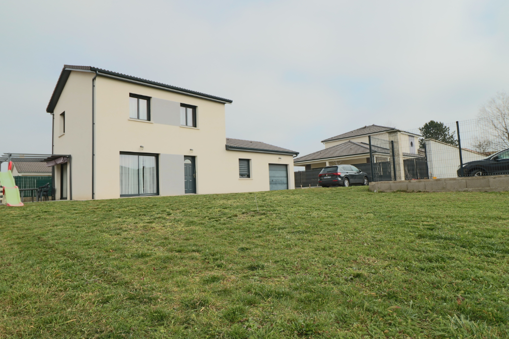 Maison Peronnas contemporaine quatre chambres Maison Peronnas contemporaine quatre chambres