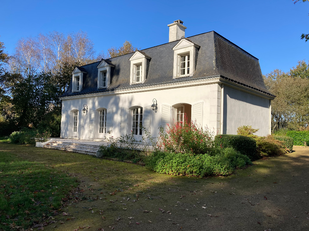MAISON T.7 STE ANNE D'AURAY - 250 m2 MAISON T.7 STE ANNE D'AURAY - 250 m2