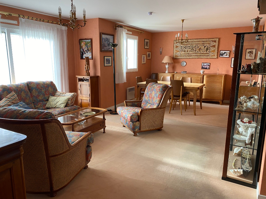 T.5 AURAY CENTRE - 114 m² T.5 AURAY CENTRE - 114 m²