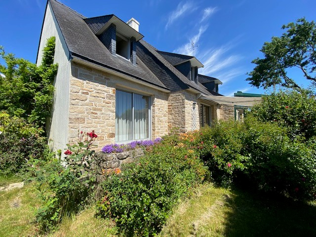 T.7 AURAY PROCHE CENTRE - 193 m² T.7 AURAY PROCHE CENTRE - 193 m²