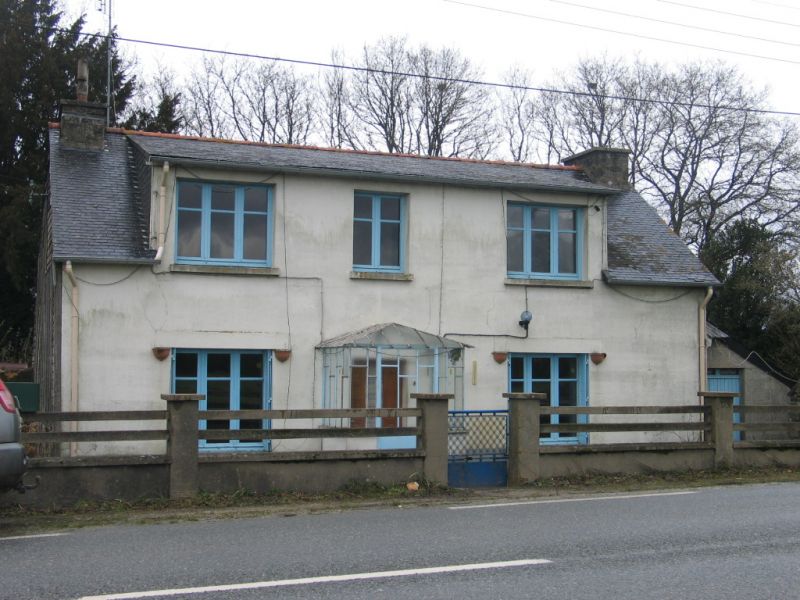R�gion Rostrenen-Propri�t� en pierre avec terrain