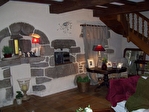 LANDIVISIAU, 10 km - Manoir du XVII� si�cle - Belle restauration - D�pendances