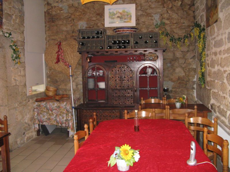 25 km sud de St Brieuc, fonds de restaurant � vendre