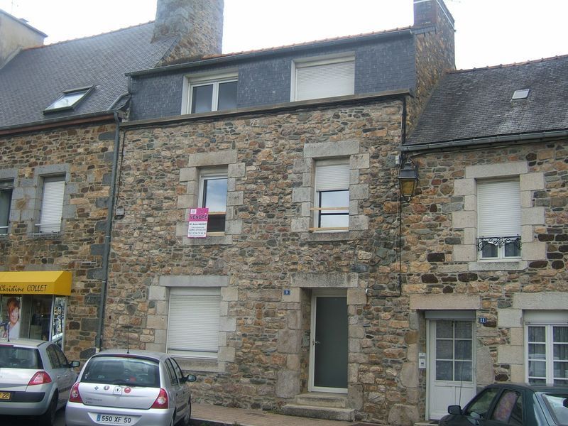 Centre de Lanvollon, maison en pierre � vendre