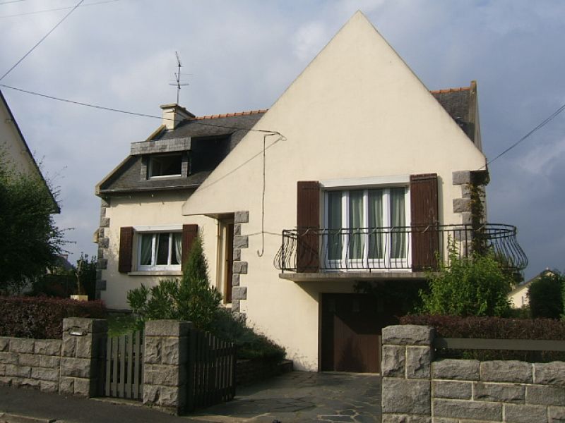LANGUEUX, house for sale close to the town center, 4 bedrooms included 2 on groundfloor, pleasant setting-