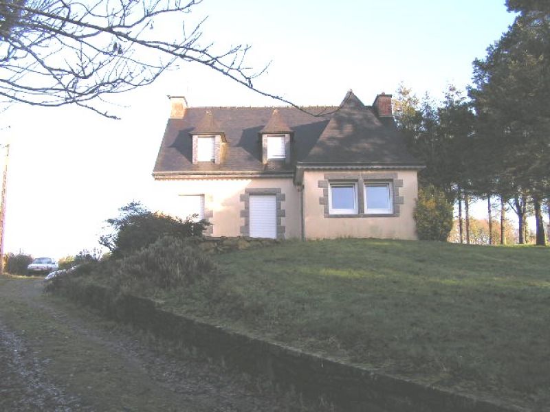 GUINGAMP 15 KM - A VENDRE MAISON 4 CHAMBRES DONT 1 DE PLAIN PIED