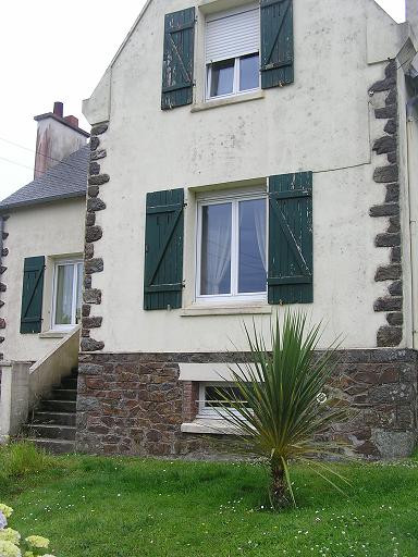 PLOUHA - A VENDRE MAISON RENOVEE - 4 CHBRES - SOUS SOL