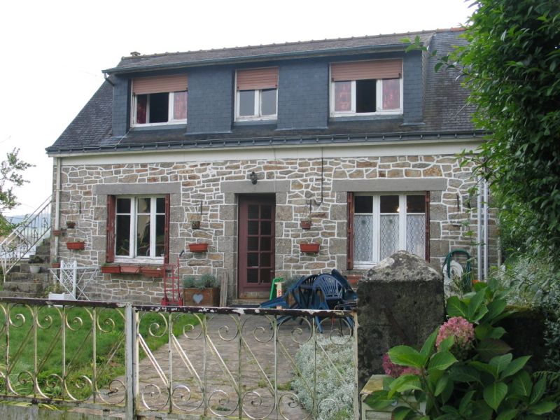 R�gion Rostrenen-Maison en pierre-800m�