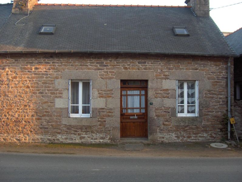 PLOUEZEC - MAISON A VENDRE - IDEAL SECONDAIRE