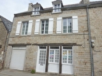 Jugon les lacs: belle et vaste maison de bourg avec garage et jardin clos