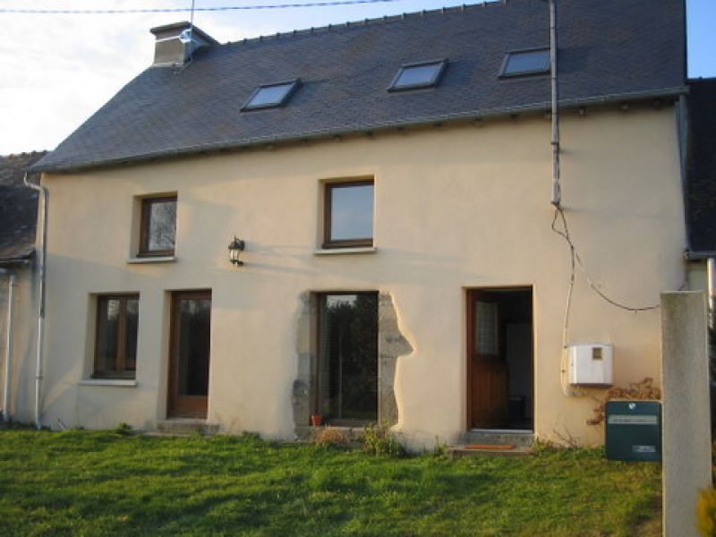 Brittany Merdrignac: Pretty country house renovated for sale in France.