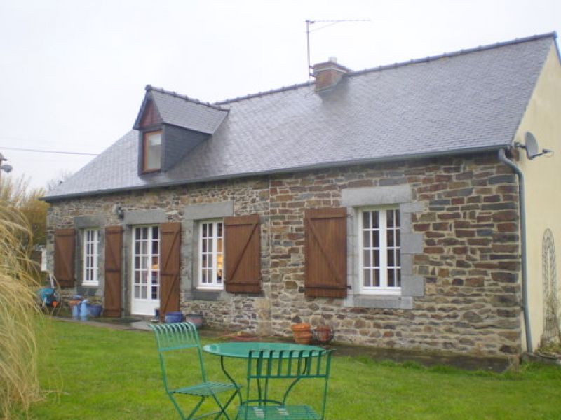 Charming renovated stone house with lake view